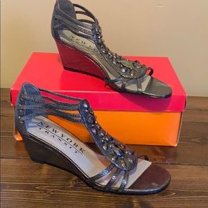 New York Transit sandals